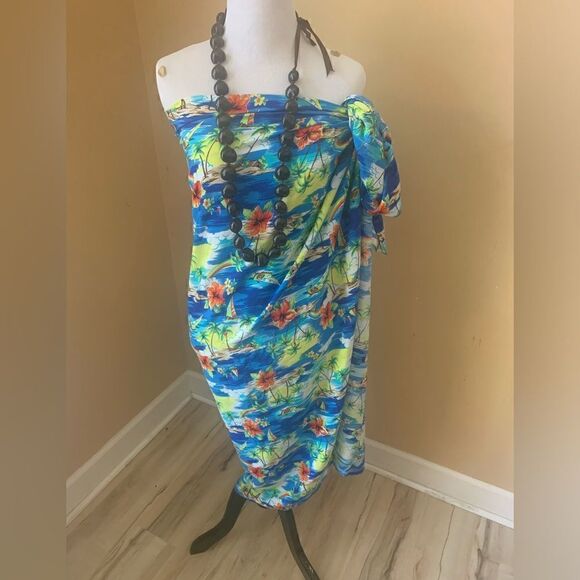 Oversized Summer Sarong/Wrap in Hawaiian Print - Picture 3 of 3